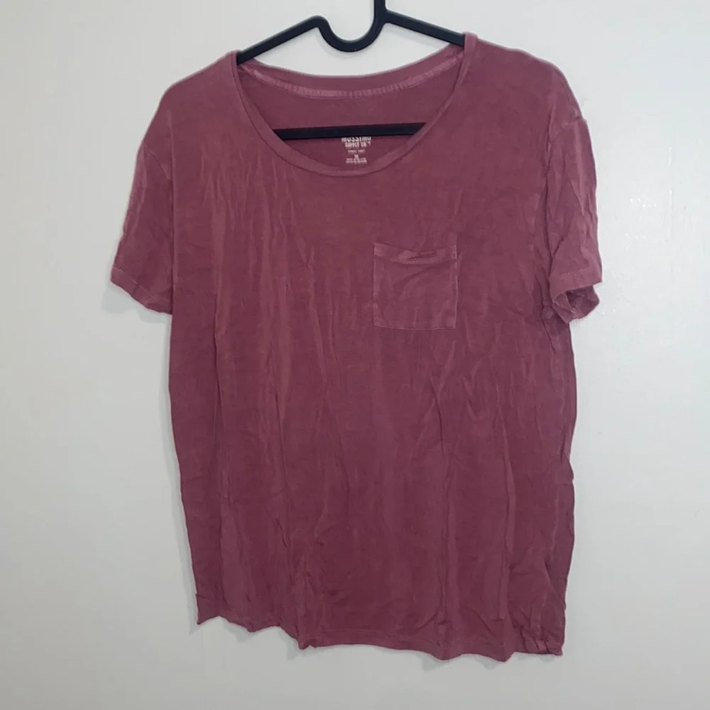 🎱Perfect basic tee! - Picture 2 of 7